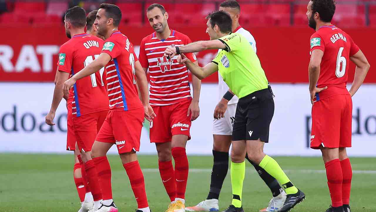 Siviglia granata arbitro